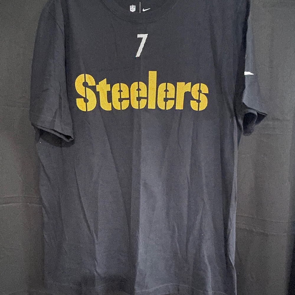 Nike Black and Gold Steelers Short Sleeve Roethlisberger  Tee